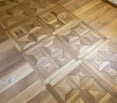 Parquet a quadrotte in noce americano